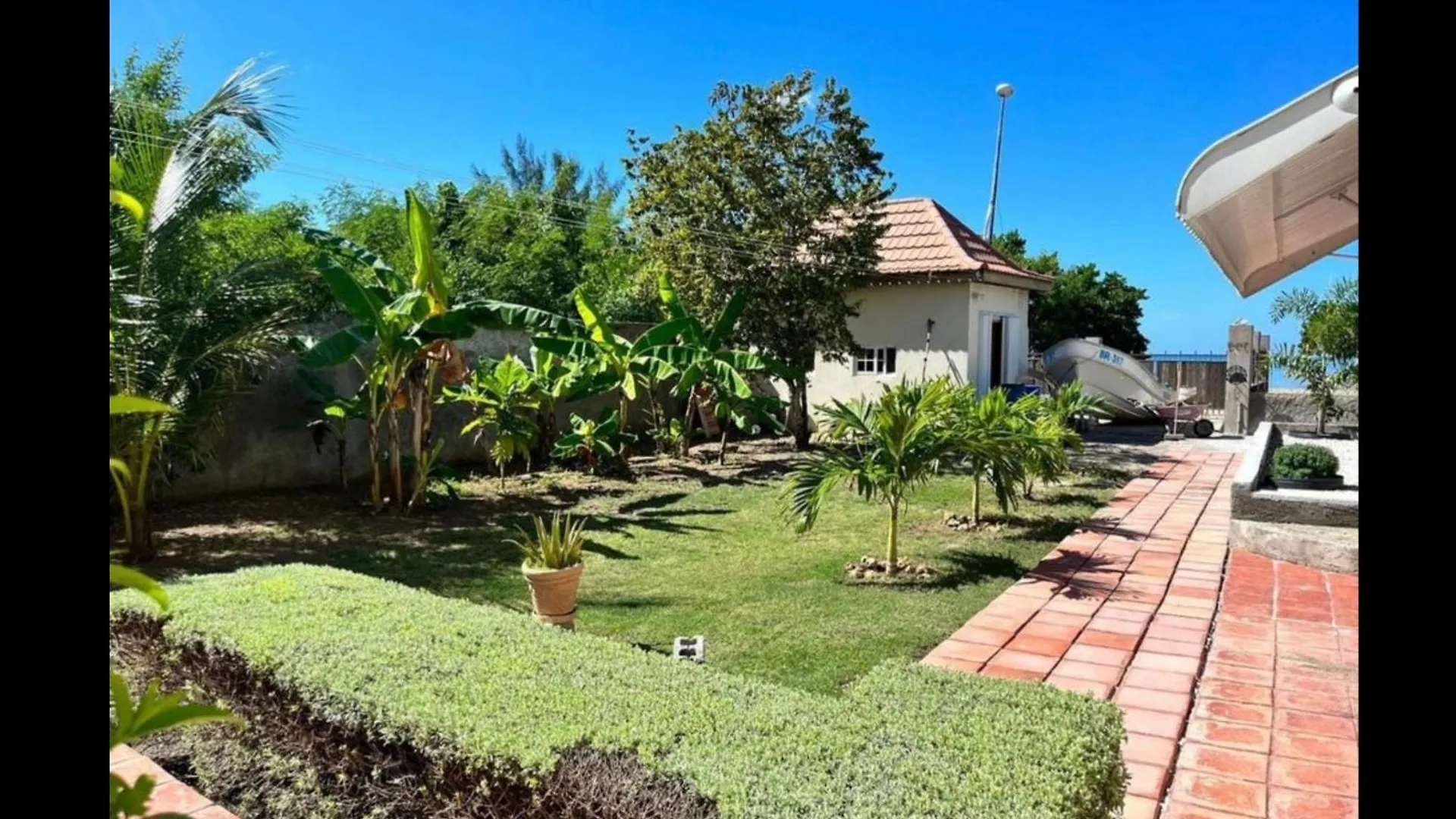 Indigo Beach Villa Black River