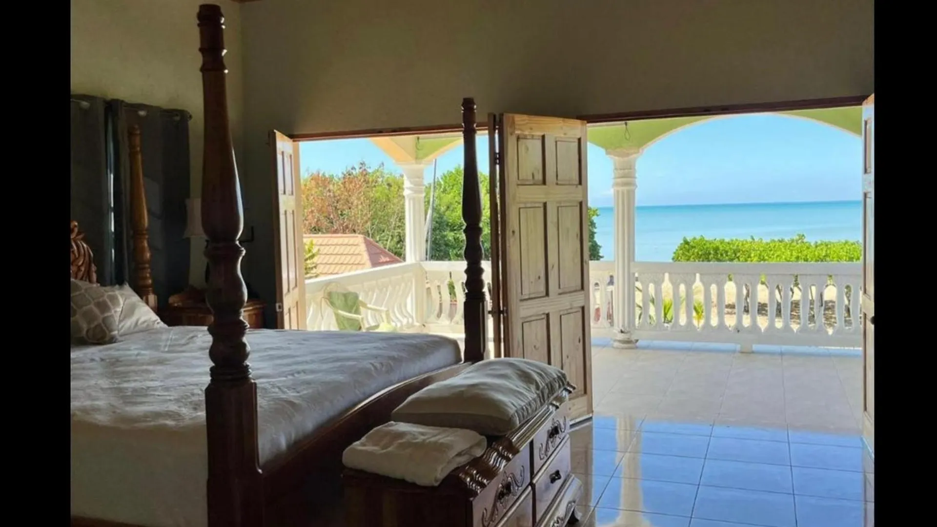 Guest house Indigo Beach Villa Black River