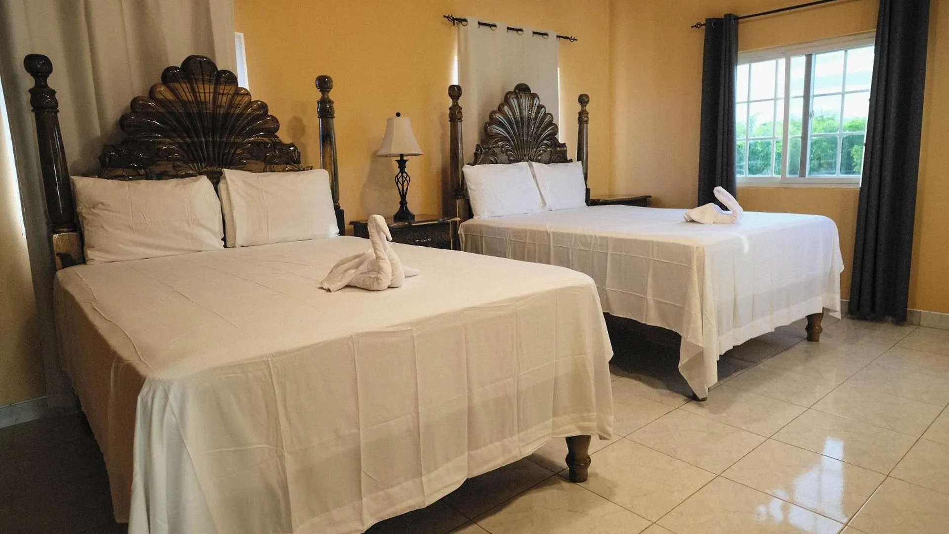 Indigo Beach Villa Black River