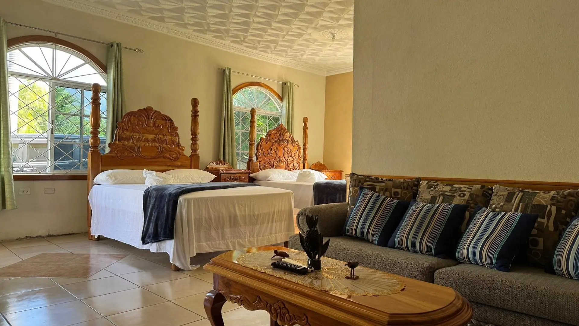 Pensión Indigo Beach Villa Black River
