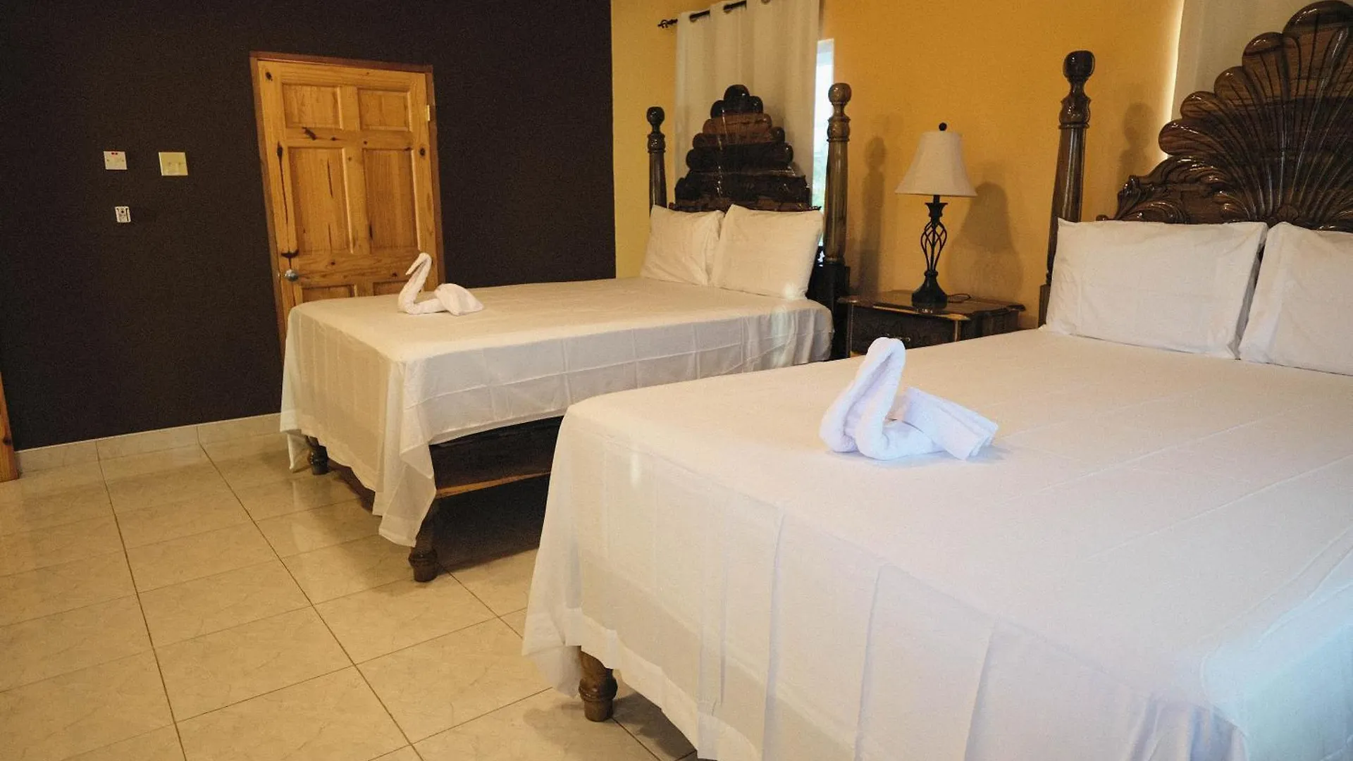Indigo Beach Villa Black River Guest house