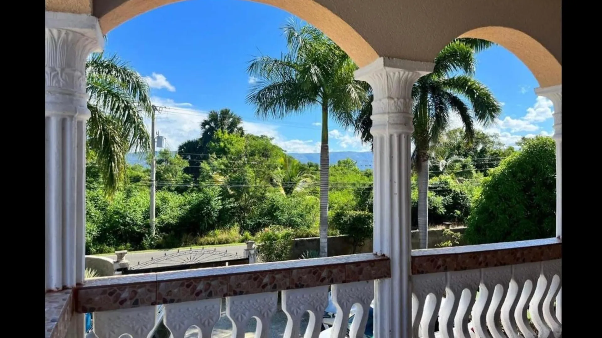 Indigo Beach Villa Black River