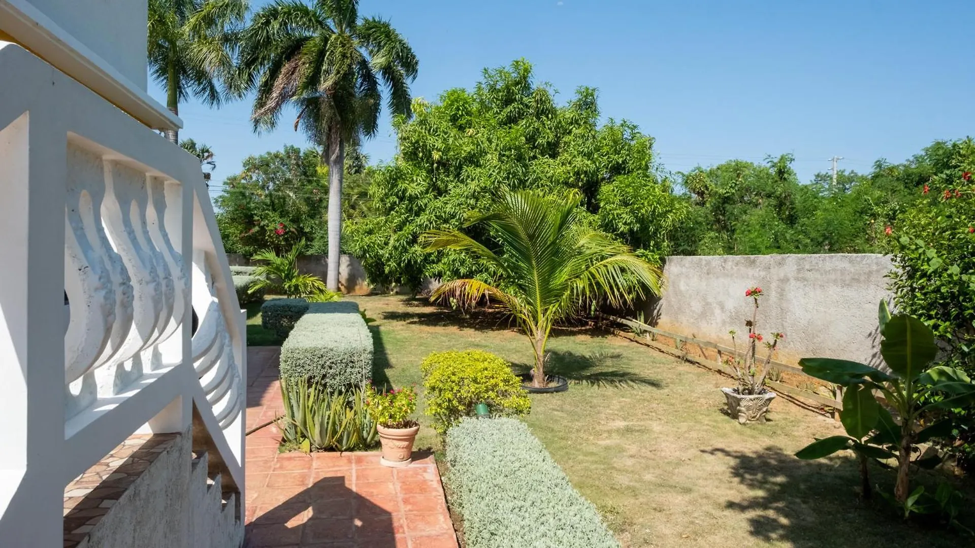 Indigo Beach Villa Black River