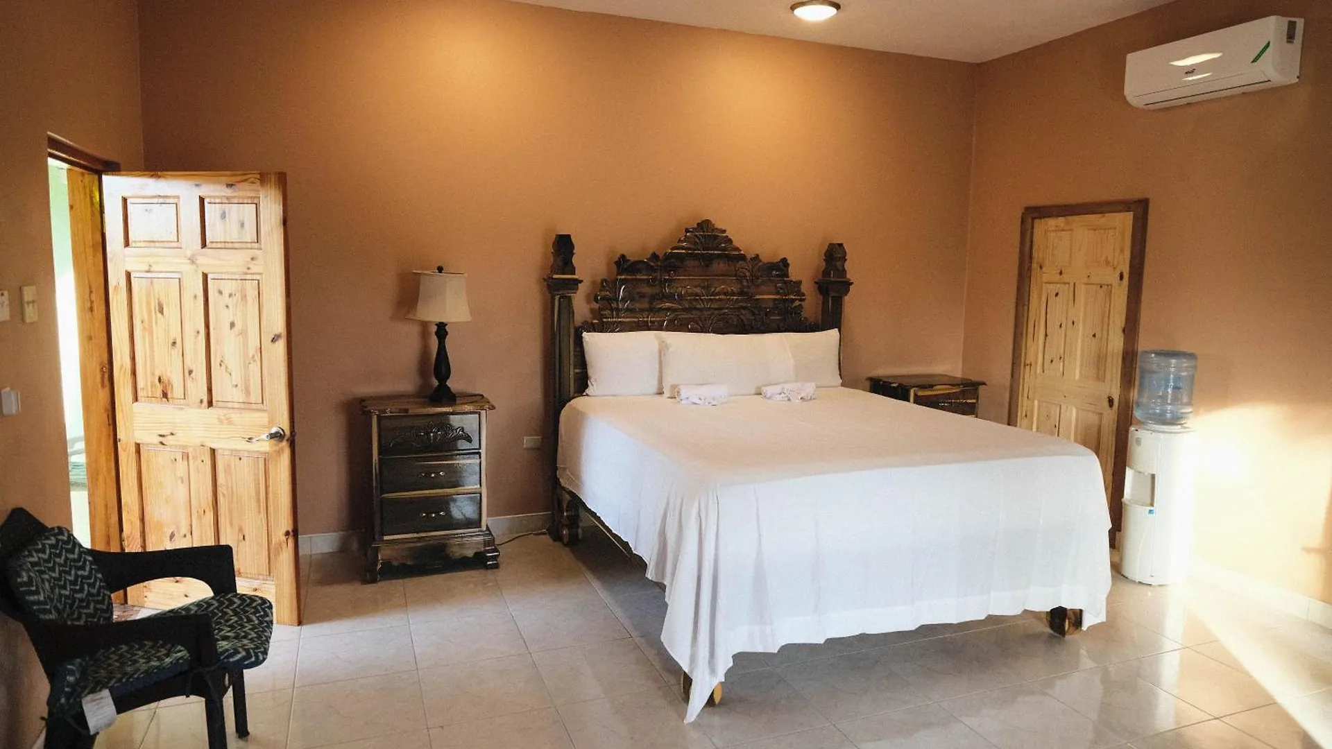 Konukevi Indigo Beach Villa Black River